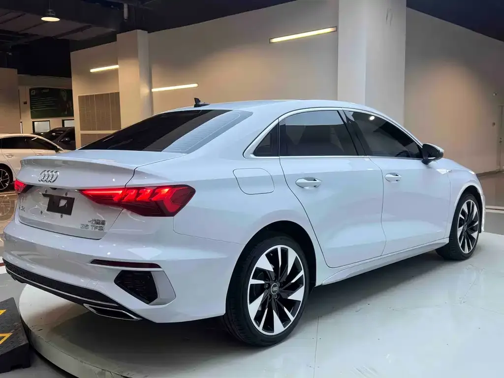 Audi A3 2023 из CN, фото 7