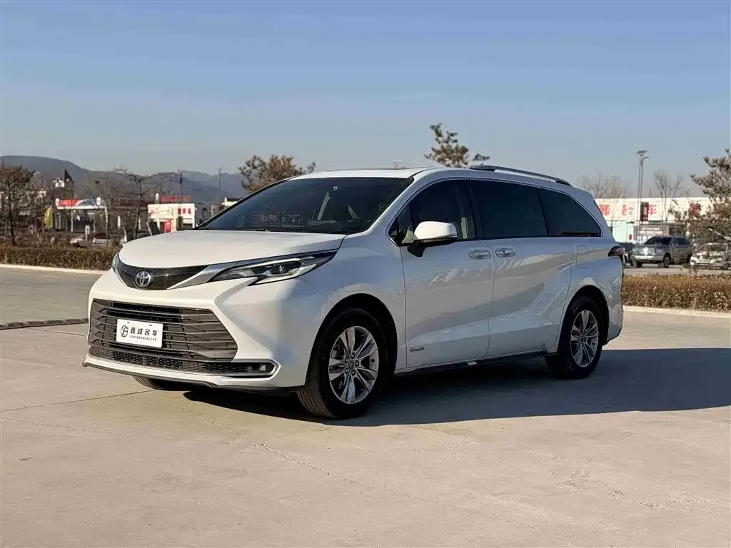 Toyota Sienna 2022 из CN, фото 1
