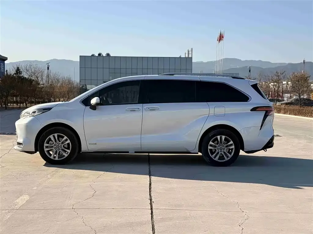 Toyota Sienna 2022 из CN, фото 9