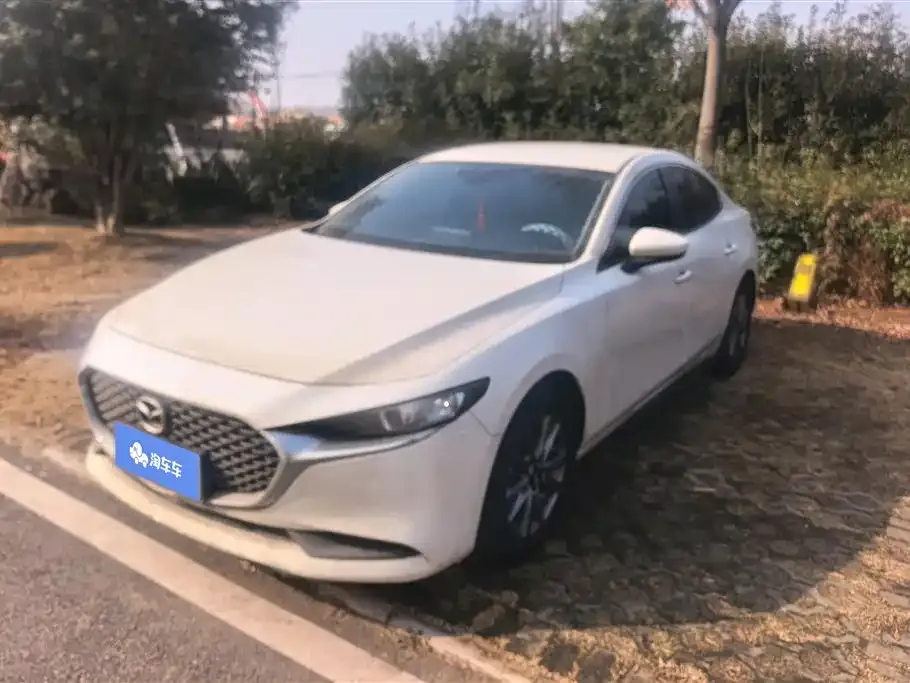 Mazda 3 Axela 2022 из CN, фото 1