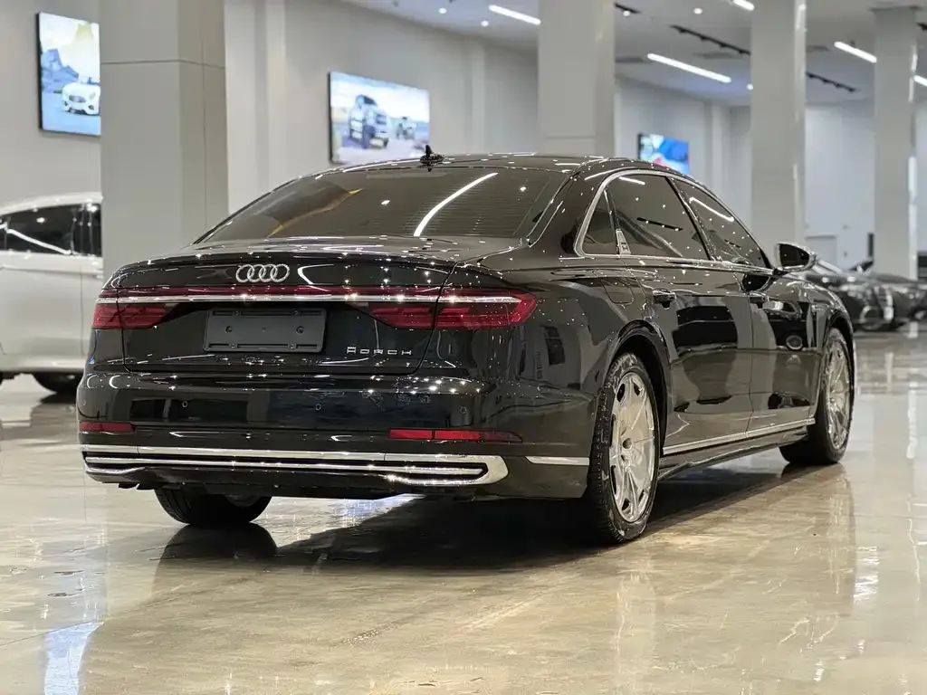 Audi A8 2023 из CN, фото 3