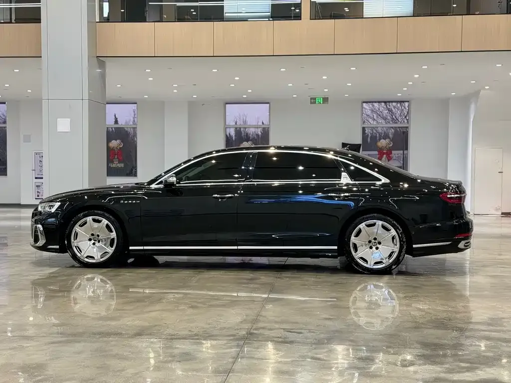 Audi A8 2023 из CN, фото 8
