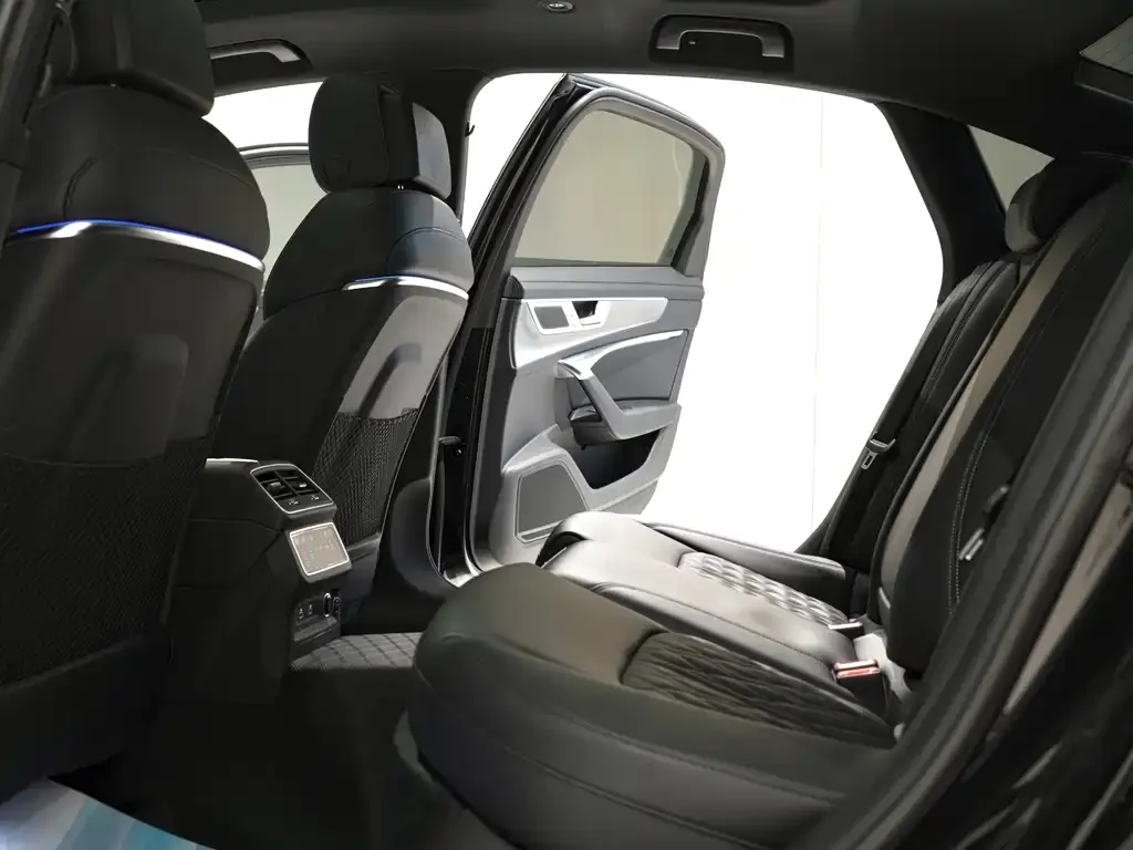 Audi A6L 2025 из CN, фото 5