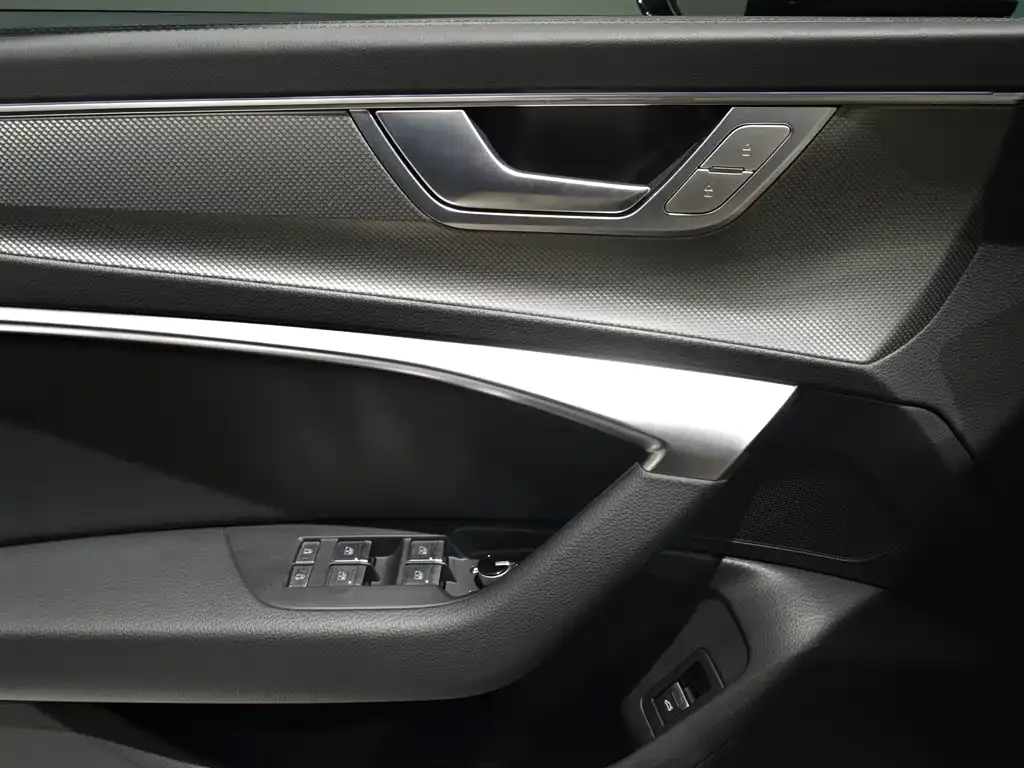 Audi A6L 2025 из CN, фото 8