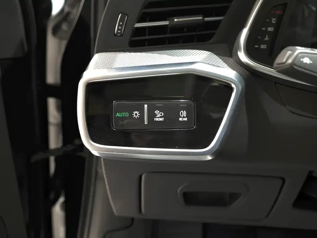 Audi A6L 2025 из CN, фото 10