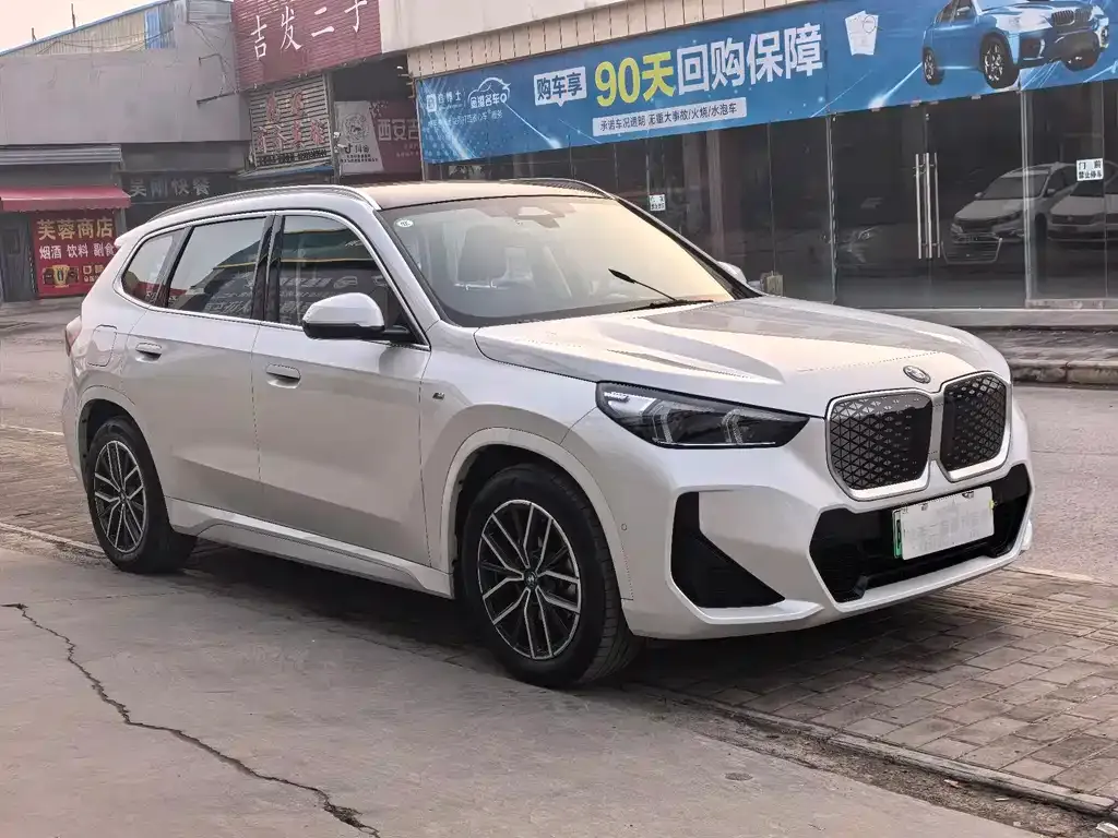 BMW iX1 2025 из CN, фото 10