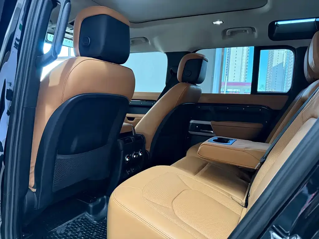 Land Rover Defender — фото 10