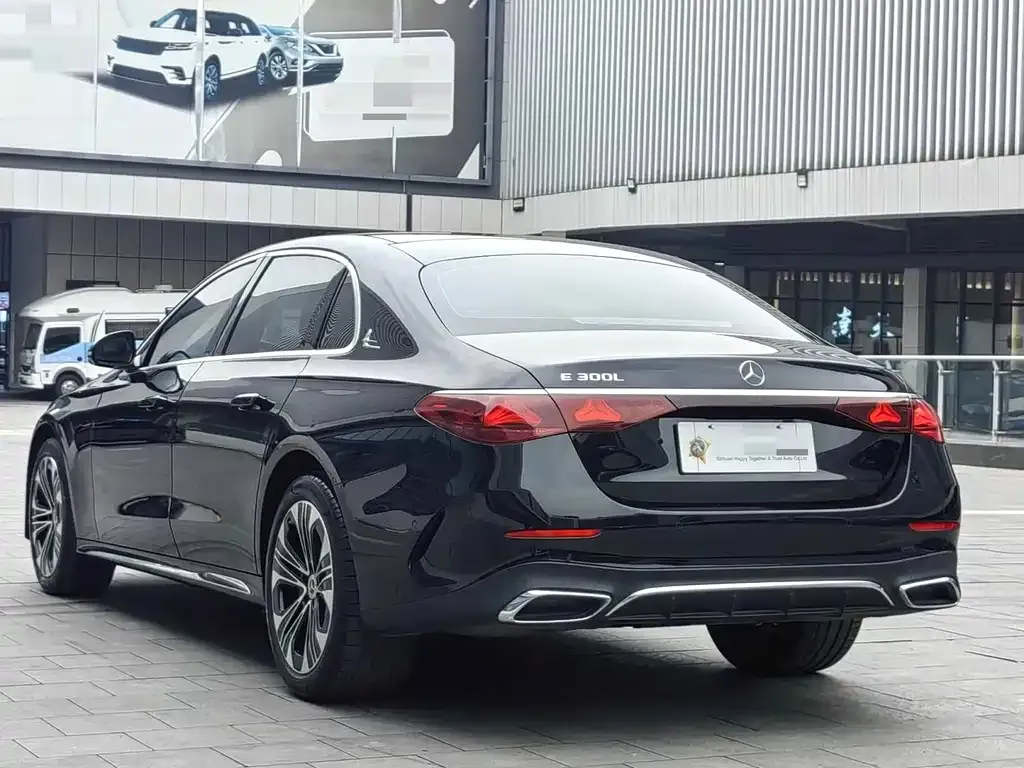 Mercedes-Benz E-Class 2023 из CN, фото 4