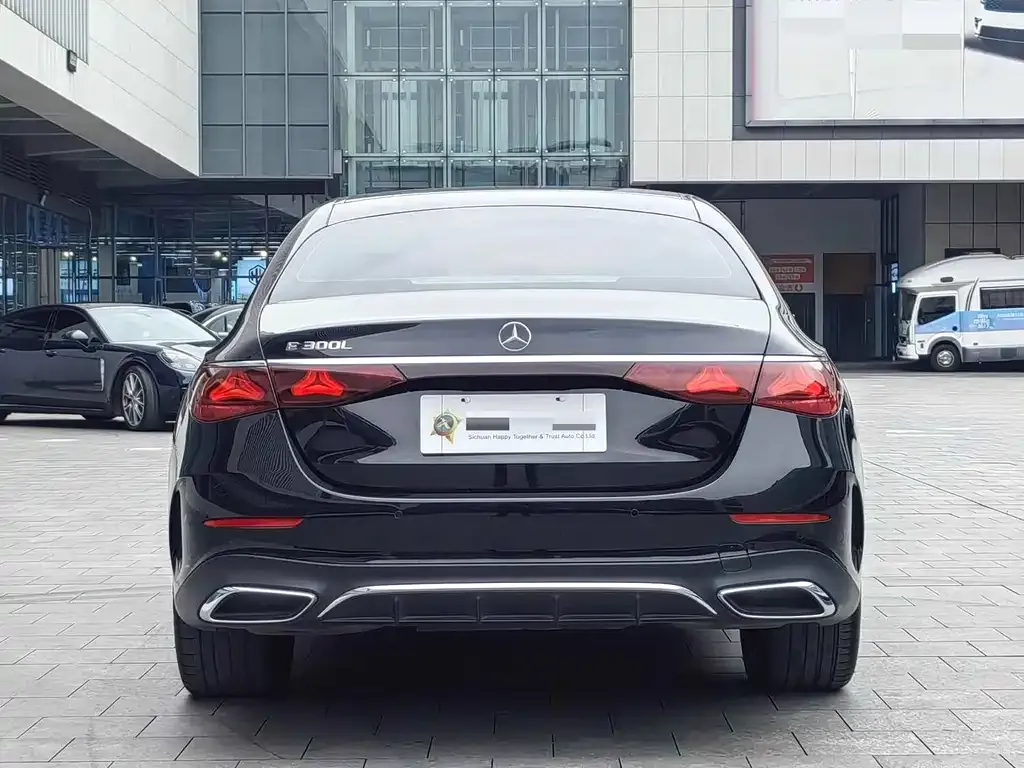 Mercedes-Benz E-Class 2023 из CN, фото 7