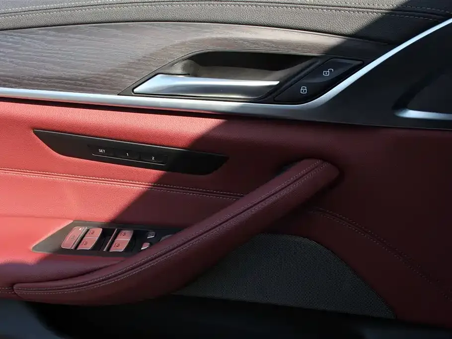 BMW 5 Series 2022 из CN, фото 10