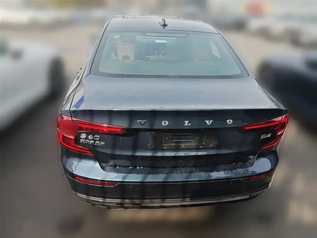 Volvo S60 2025 из CN, фото 5
