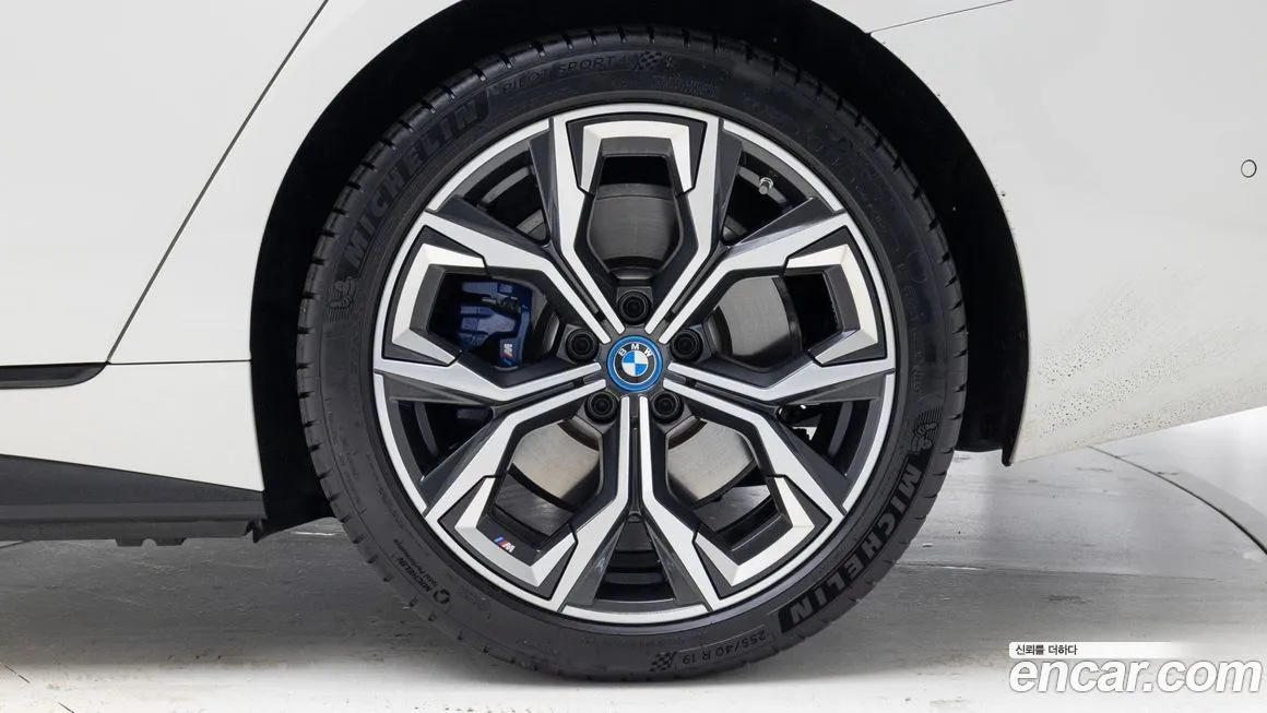 BMW i4 2024 из KR, фото 3