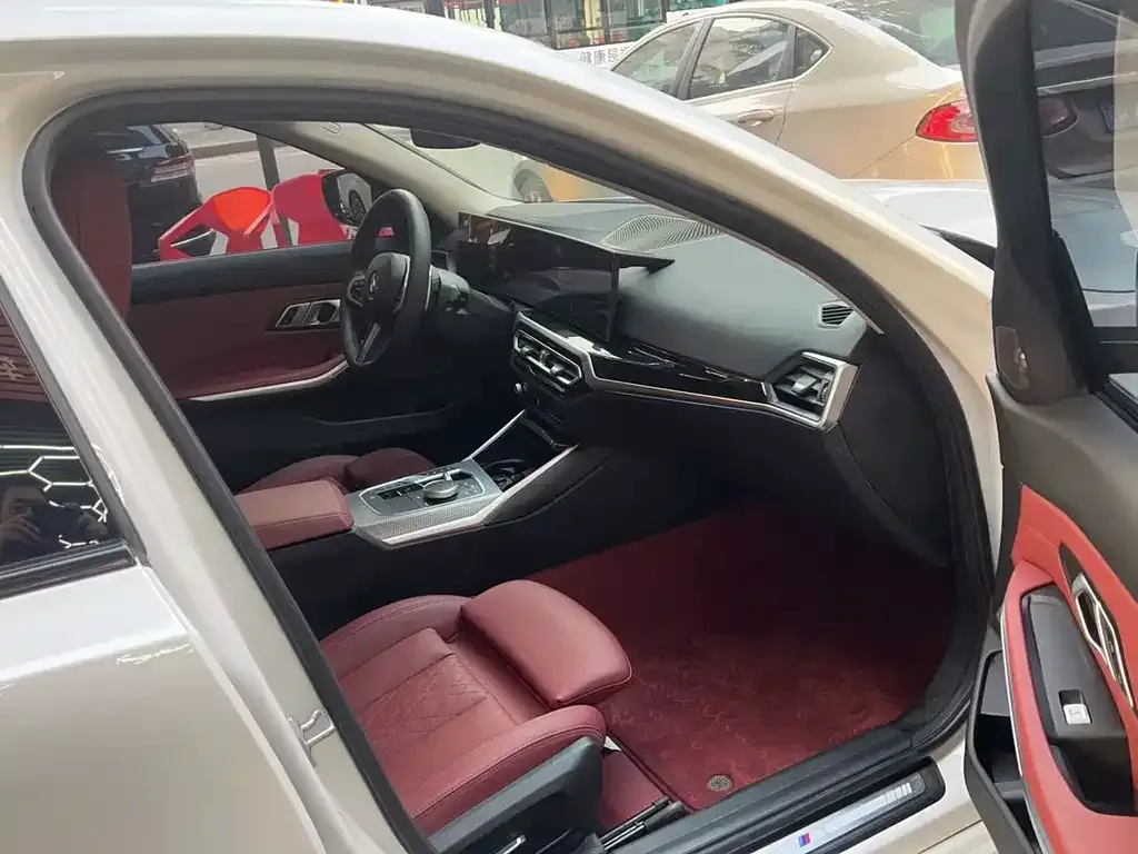 BMW 3 Series 2024 из CN, фото 3