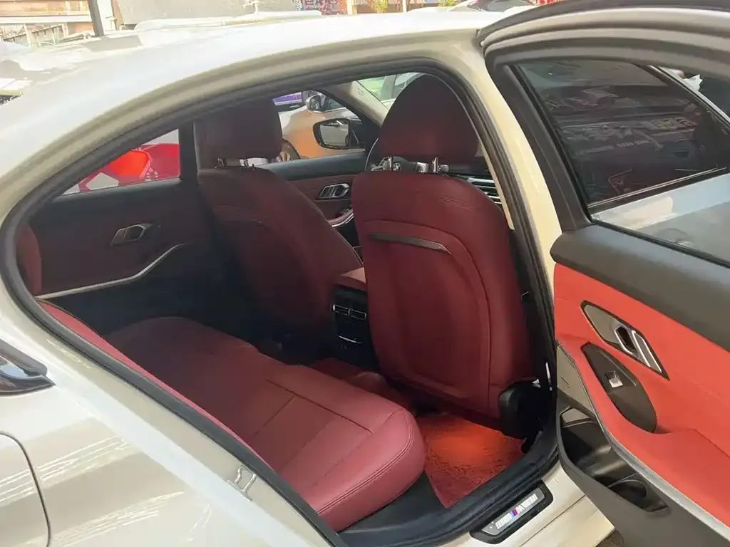 BMW 3 Series 2024 из CN, фото 5