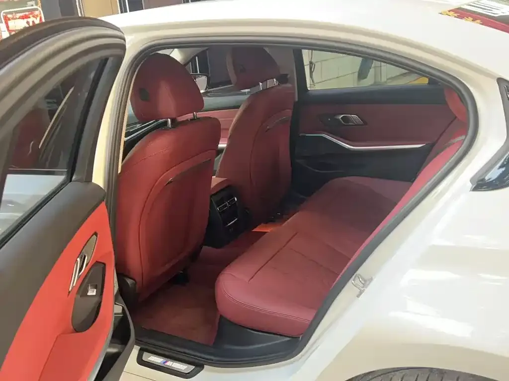 BMW 3 Series 2024 из CN, фото 2