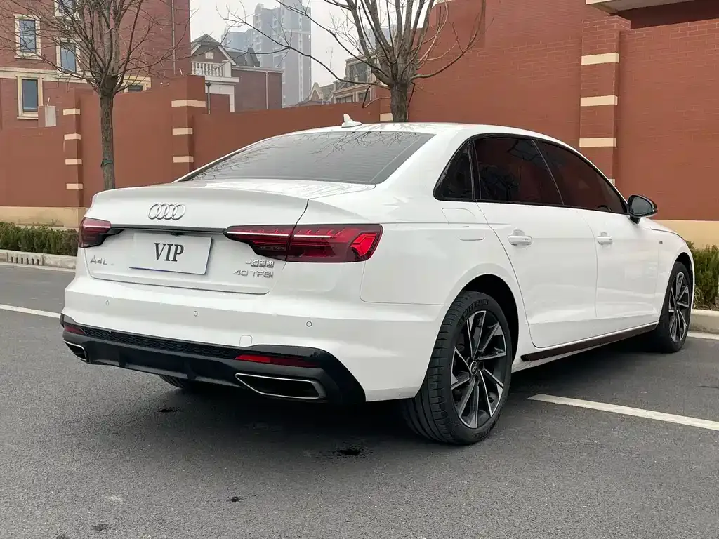 Audi A4L 2023 из CN, фото 3