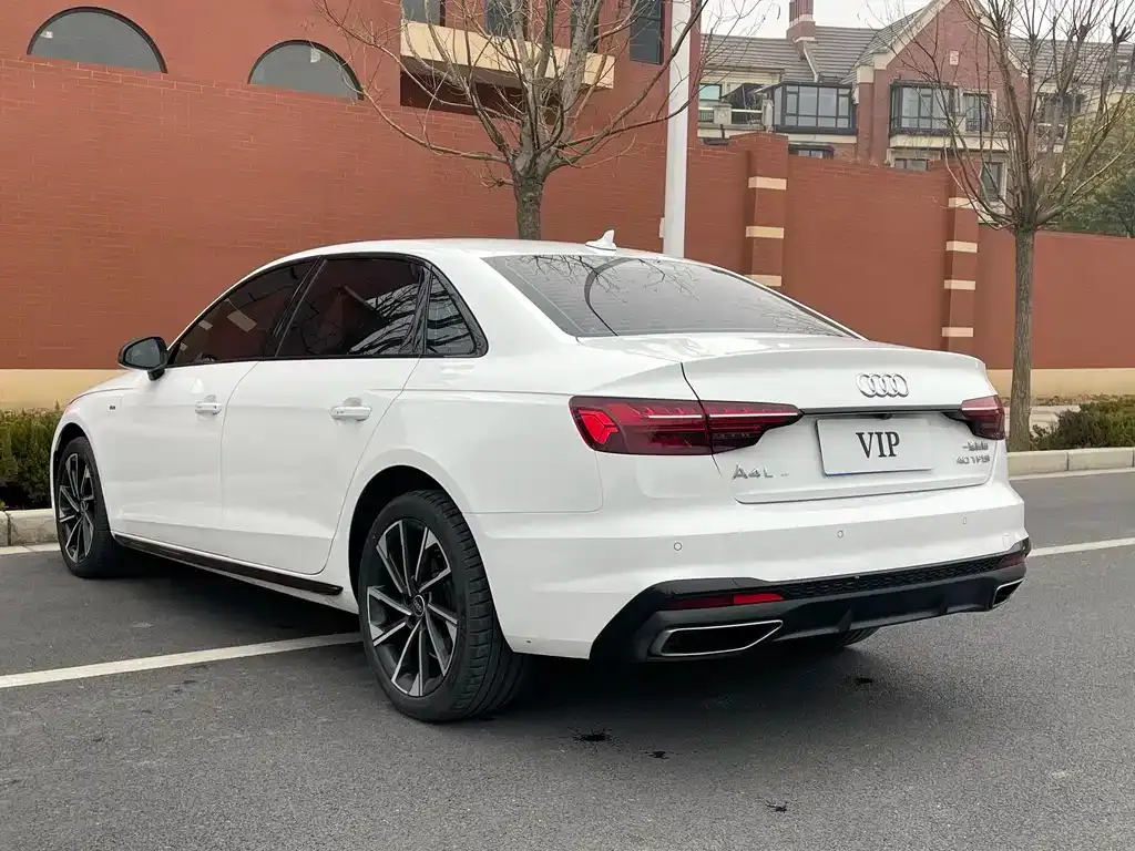 Audi A4L 2023 из CN, фото 5