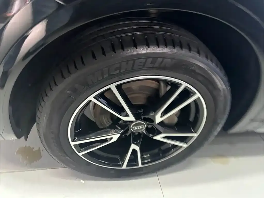 Audi Q5L 2023 из CN, фото 2