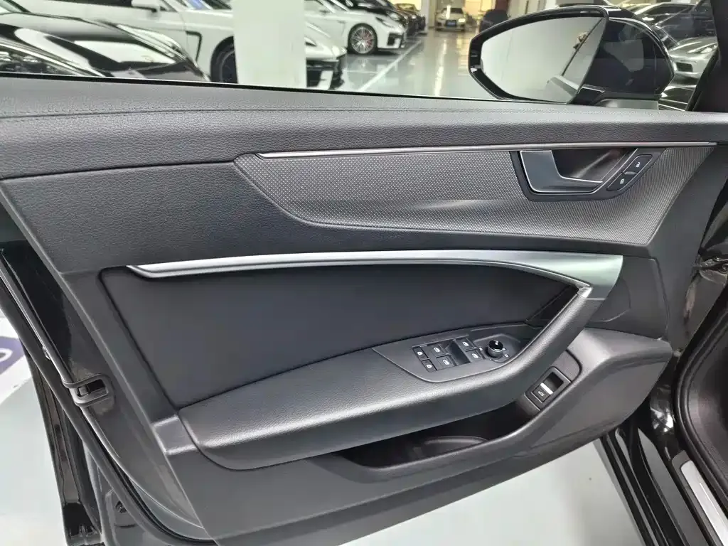 Audi A6L 2021 из CN, фото 8