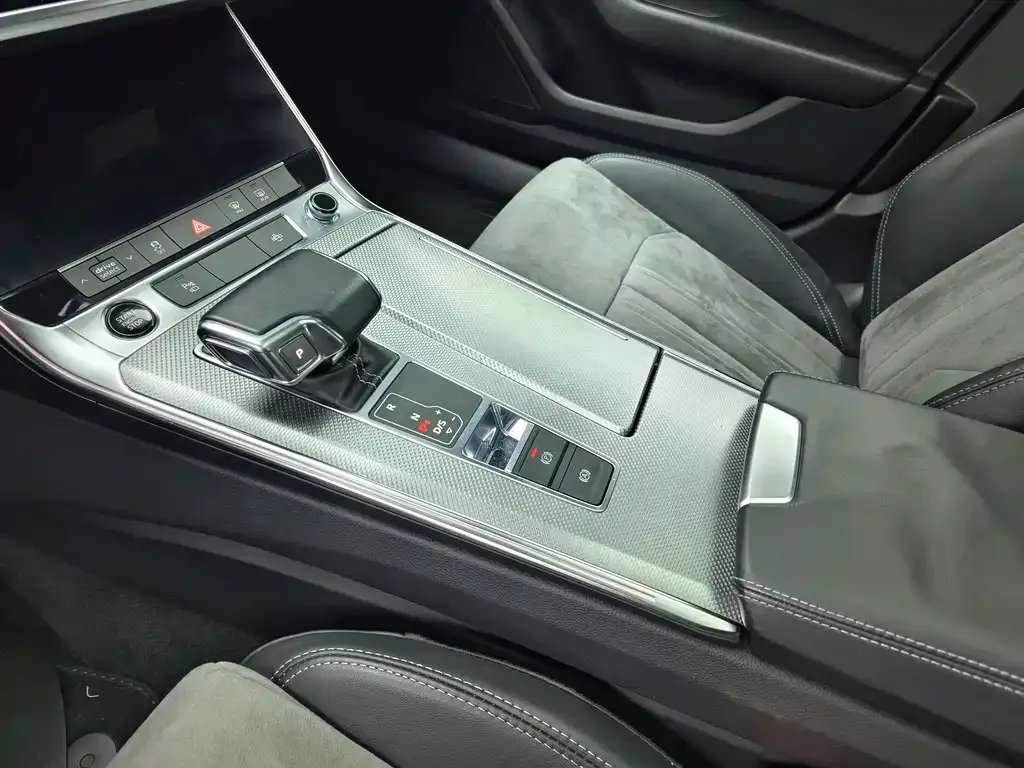 Audi A6L 2021 из CN, фото 9