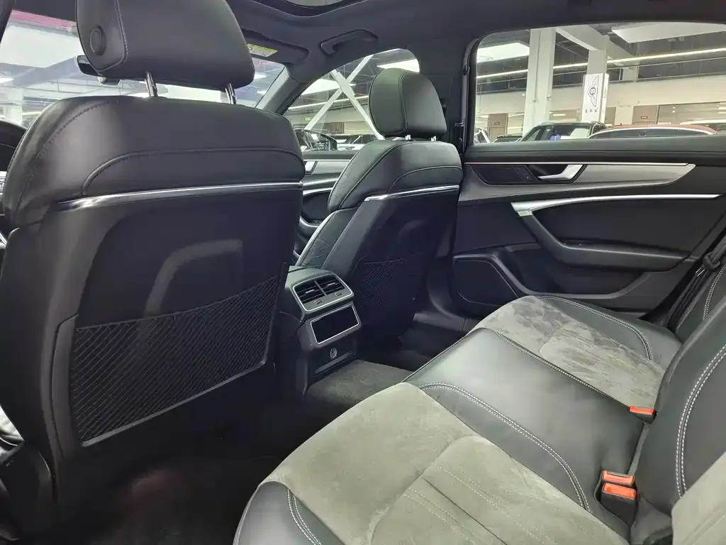 Audi A6L 2021 из CN, фото 3