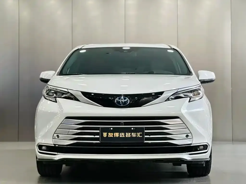 Toyota Sienna 2023 из CN, фото 4