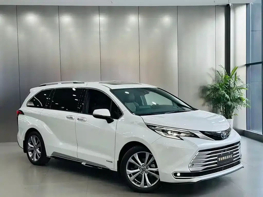 Toyota Sienna 2023 из CN, фото 8
