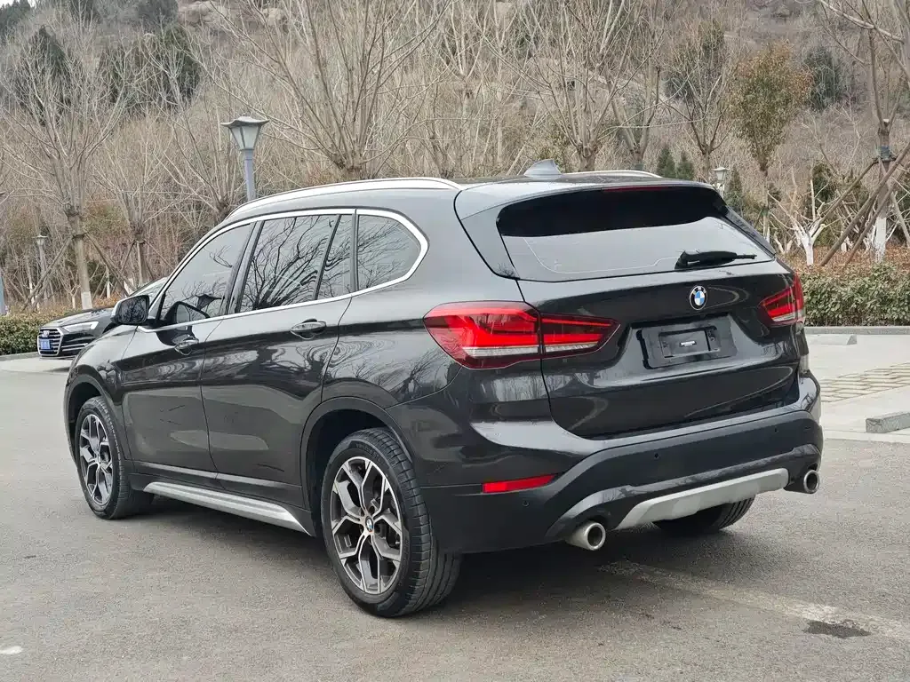 BMW X1 — фото 9