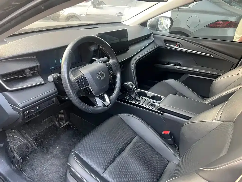 Toyota Camry 2024 из CN, фото 3
