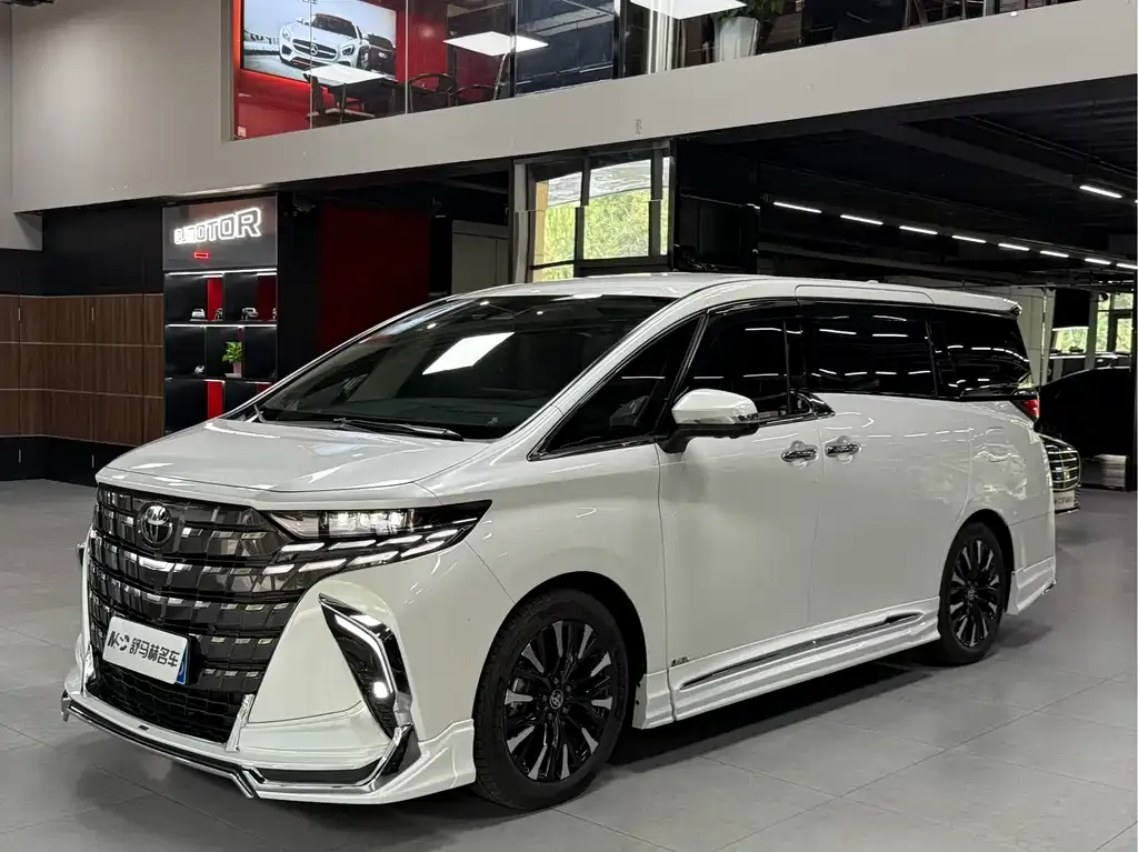 Toyota Alphard 2024 из CN, фото 1