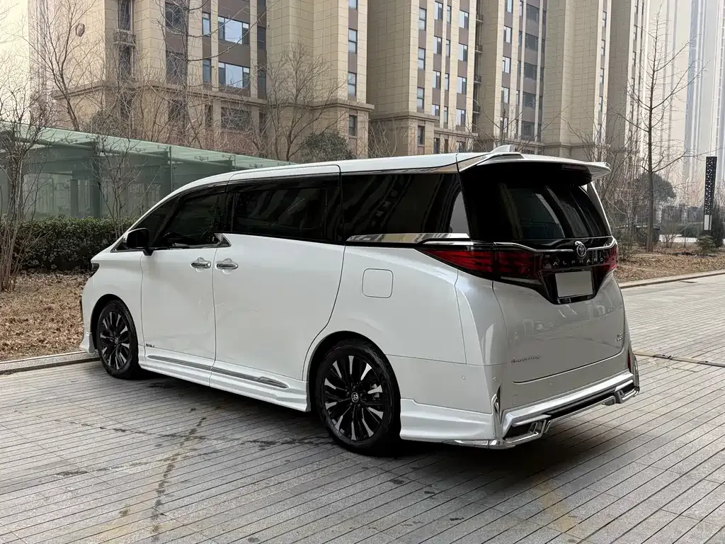 Toyota Alphard 2024 из CN, фото 10