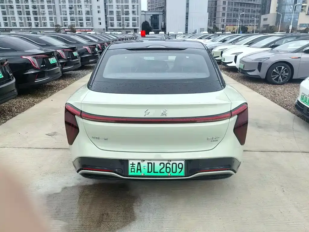 Hongqi EH7 — фото 9