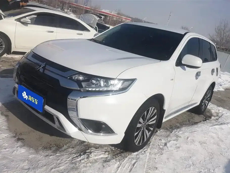 Mitsubishi Outlander 2022 из CN, фото 1