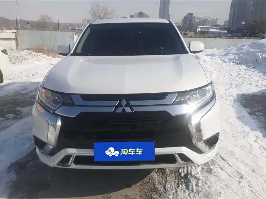 Mitsubishi Outlander 2022 из CN, фото 10
