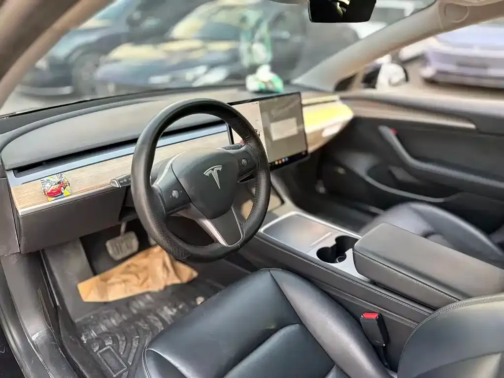 Tesla Model 3 — фото 5