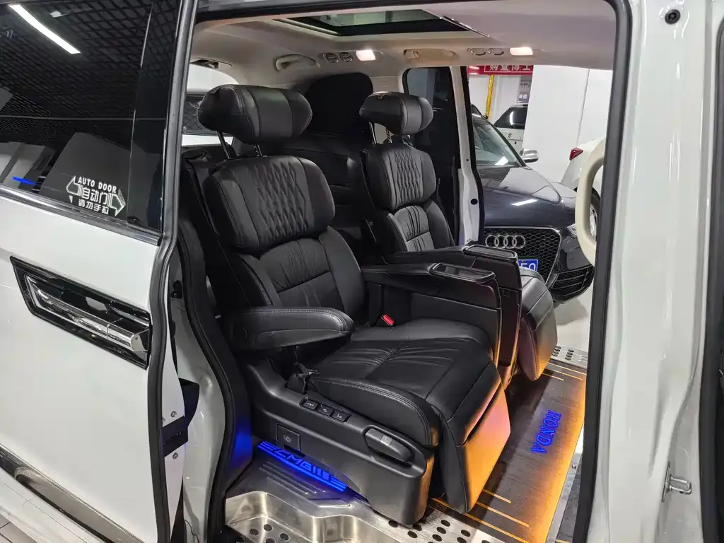 Honda Elysion 2022 из CN, фото 5