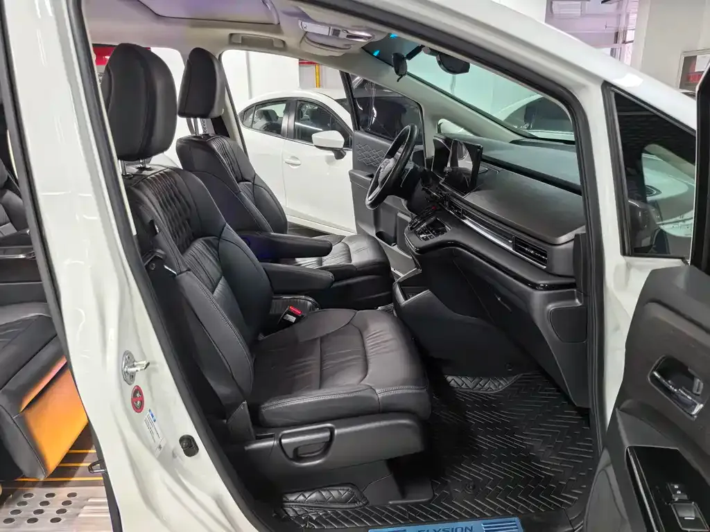 Honda Elysion 2022 из CN, фото 6