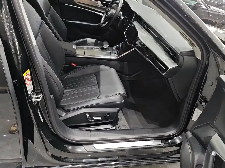 Audi A6L 2022 из CN, фото 4