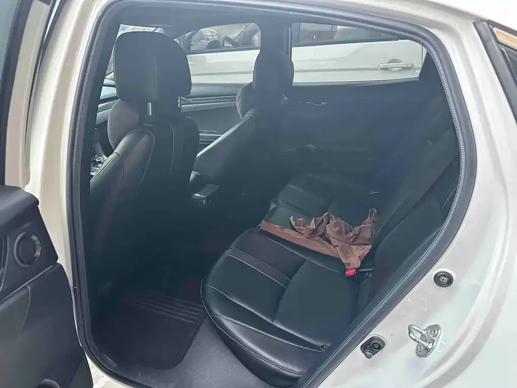Honda Civic 2021 из CN, фото 2
