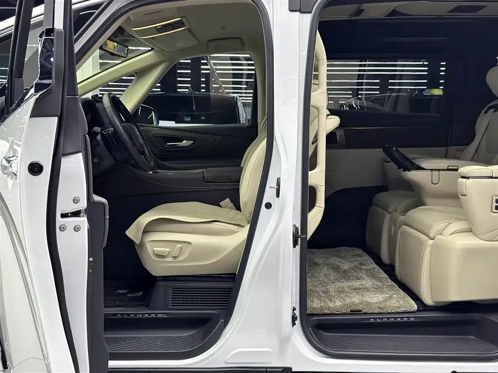 Toyota Alphard 2024 из CN, фото 6