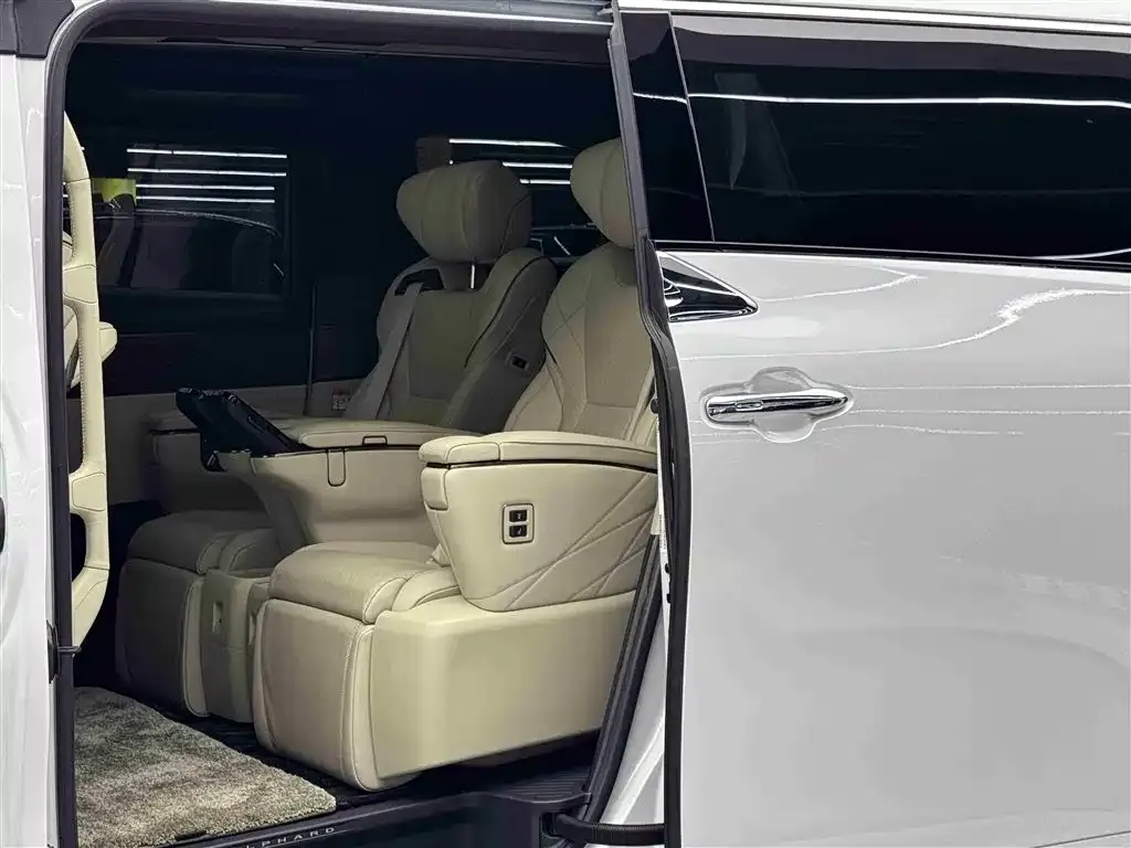 Toyota Alphard 2024 из CN, фото 8