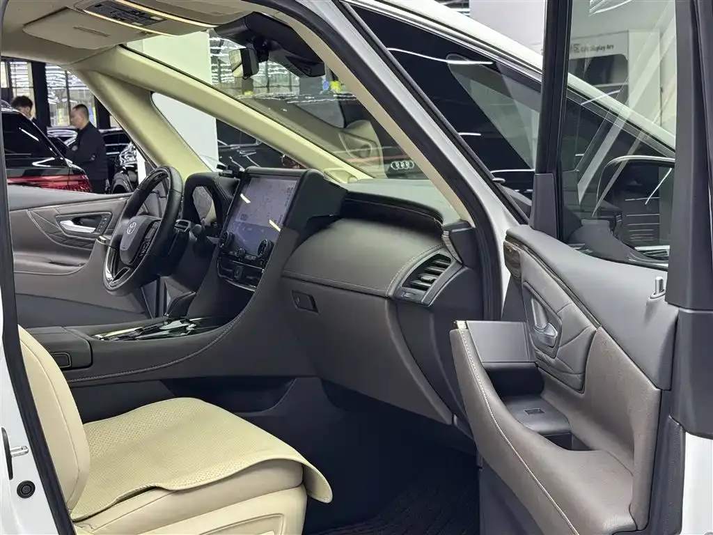 Toyota Alphard 2024 из CN, фото 10