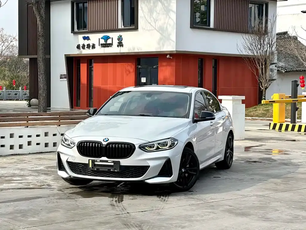 BMW 1 Series — фото 1