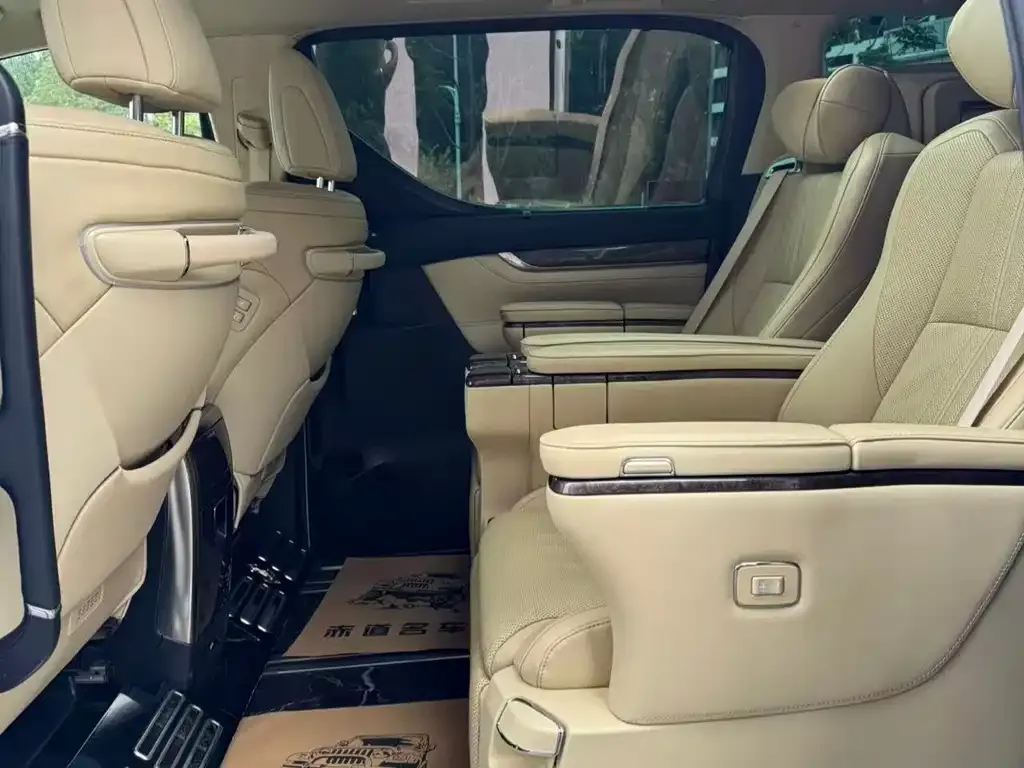 Toyota Alphard 2021 из CN, фото 4