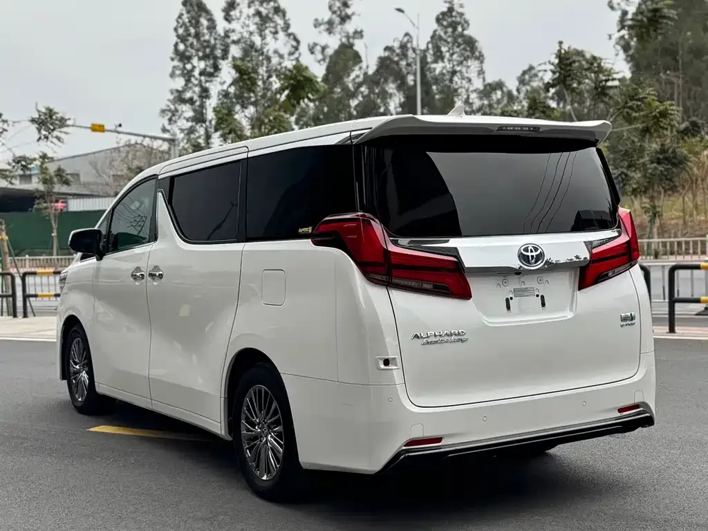 Toyota Alphard 2021 из CN, фото 5