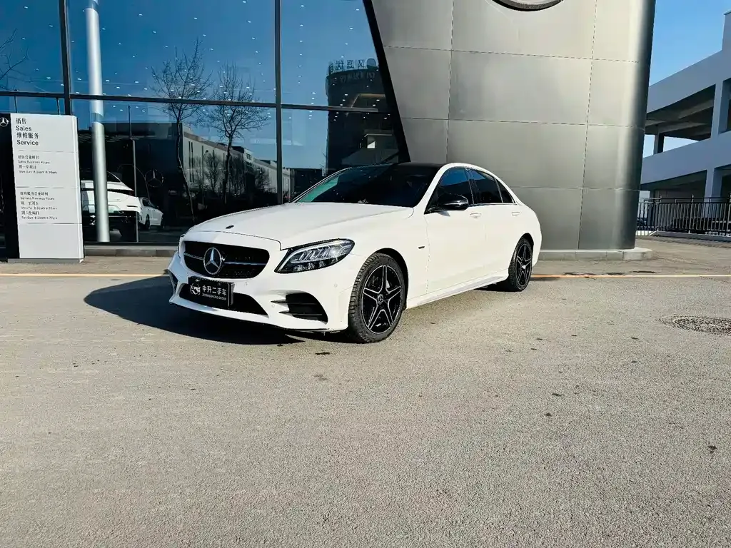 Mercedes-Benz C-Class — фото 1