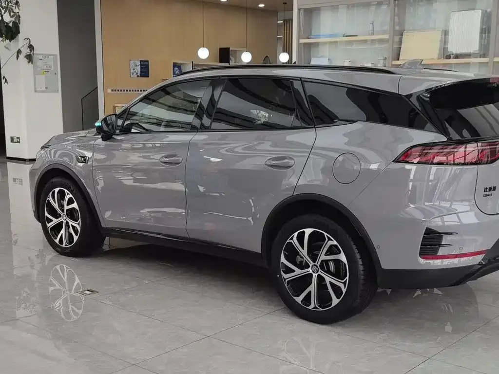 BYD Tang New Energy 2025 из CN, фото 5
