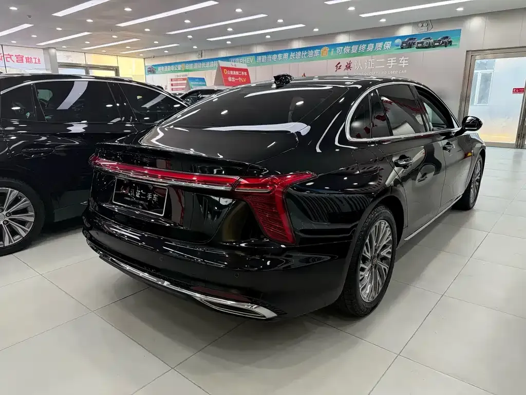 Hongqi H5 — фото 10