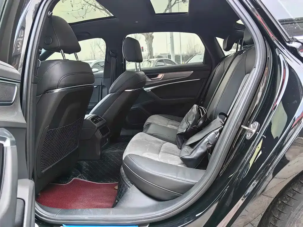 Audi A6L 2023 из CN, фото 4