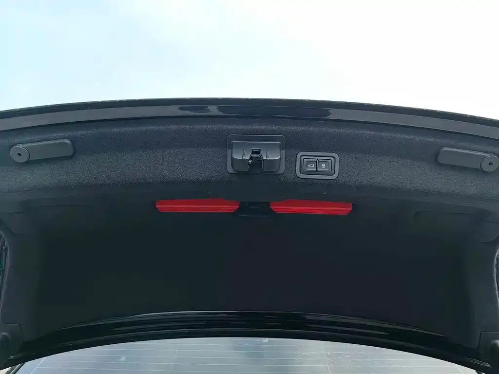 Audi A6L 2023 из CN, фото 2